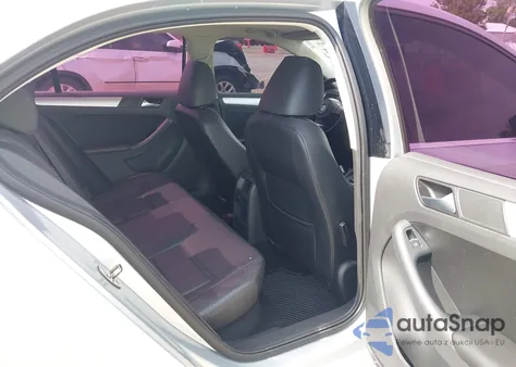 2013 Volkswagen Jetta 2.5L Se z USA, uszkodzony, nr VIN 3VWDP7AJ5DM358238